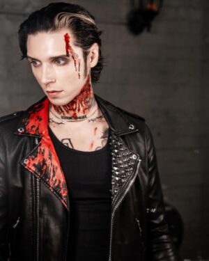 Andy Biersack Instagram - Swing it to the skies 🔪
@blackveilbrides #bleeders out now🩸

📷 @shawnbrandonmedia