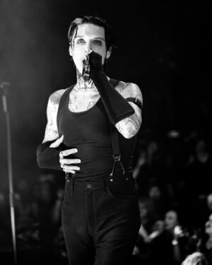 Andy Biersack Instagram - Swing it to the skies 🔪
@blackveilbrides #bleeders out now🩸

📷 @shawnbrandonmedia