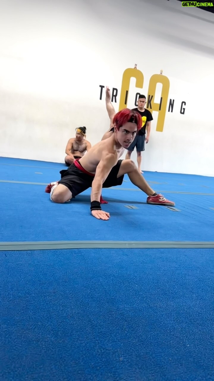 Andy Le - 7.8K Likes - From the Hidden Chamberz just so GRATEFUL for 武 #MartialArts 🙏 To be able to just TRAIN and Tap Vo with A Martial Brotherhood 🤜🫷
@martialclubofficial #MartialClub
@brianle_official @d.y._sao @yungdrunkenbastarddang
#Shaolin #WuTang #36Chamberz 👐⚔️ #kungfuforever @catricking Our home training ground 🙏 @brianwithheart @ayeyorobo @kennef_kennef @dmah_mc