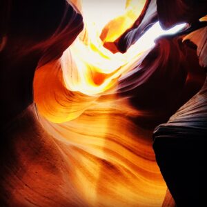 Andy Puddicombe Instagram - Standing at the bottom of 190 million years of the most incredible curving, twisting, windswept sandstone, as the sunshine peeks in from above 🧡 #lakepowell