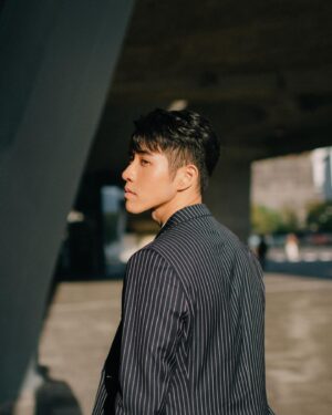 Andy Wu Instagram - 今年十一月
不斷轉換身份的自己
忙碌而充實

2023倒數最後一個月
大家還有什麼未完成的清單嗎😆

Thanks 
Suit @isuit_bespoke 
Photo @liupitz_eyes 
Makeup & hair @chen.jessis