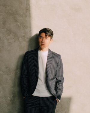 Andy Wu Instagram - 今年十一月
不斷轉換身份的自己
忙碌而充實

2023倒數最後一個月
大家還有什麼未完成的清單嗎😆

Thanks 
Suit @isuit_bespoke 
Photo @liupitz_eyes 
Makeup & hair @chen.jessis