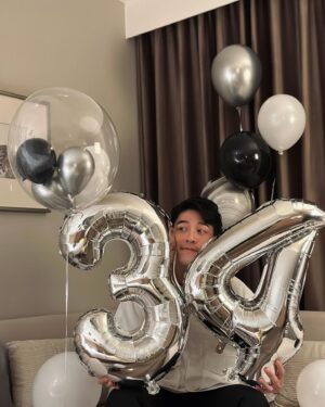 Andy Wu Instagram - 祝我34歲生日快樂！

謝謝各位的提醒喔 

耶✌🏻🥳🥳🥳

#happybirthday