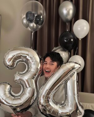 Andy Wu Instagram - 祝我34歲生日快樂！

謝謝各位的提醒喔 

耶✌🏻🥳🥳🥳

#happybirthday