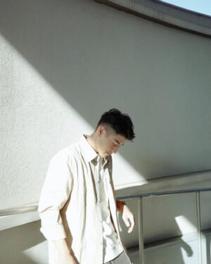 Andy Wu Instagram - 開始期待露營的季節🍂

Outfit :
@porter_international 
@adv_label