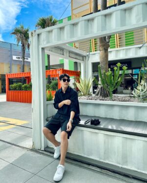 Andy Wu Instagram - 好久沒跟小擎人們說
情人節快樂了～

哈哈哈哈哈
祝大家
七夕快樂☺️

#情人節 #七夕
