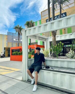 Andy Wu Instagram - 好久沒跟小擎人們說
情人節快樂了～

哈哈哈哈哈
祝大家
七夕快樂☺️

#情人節 #七夕