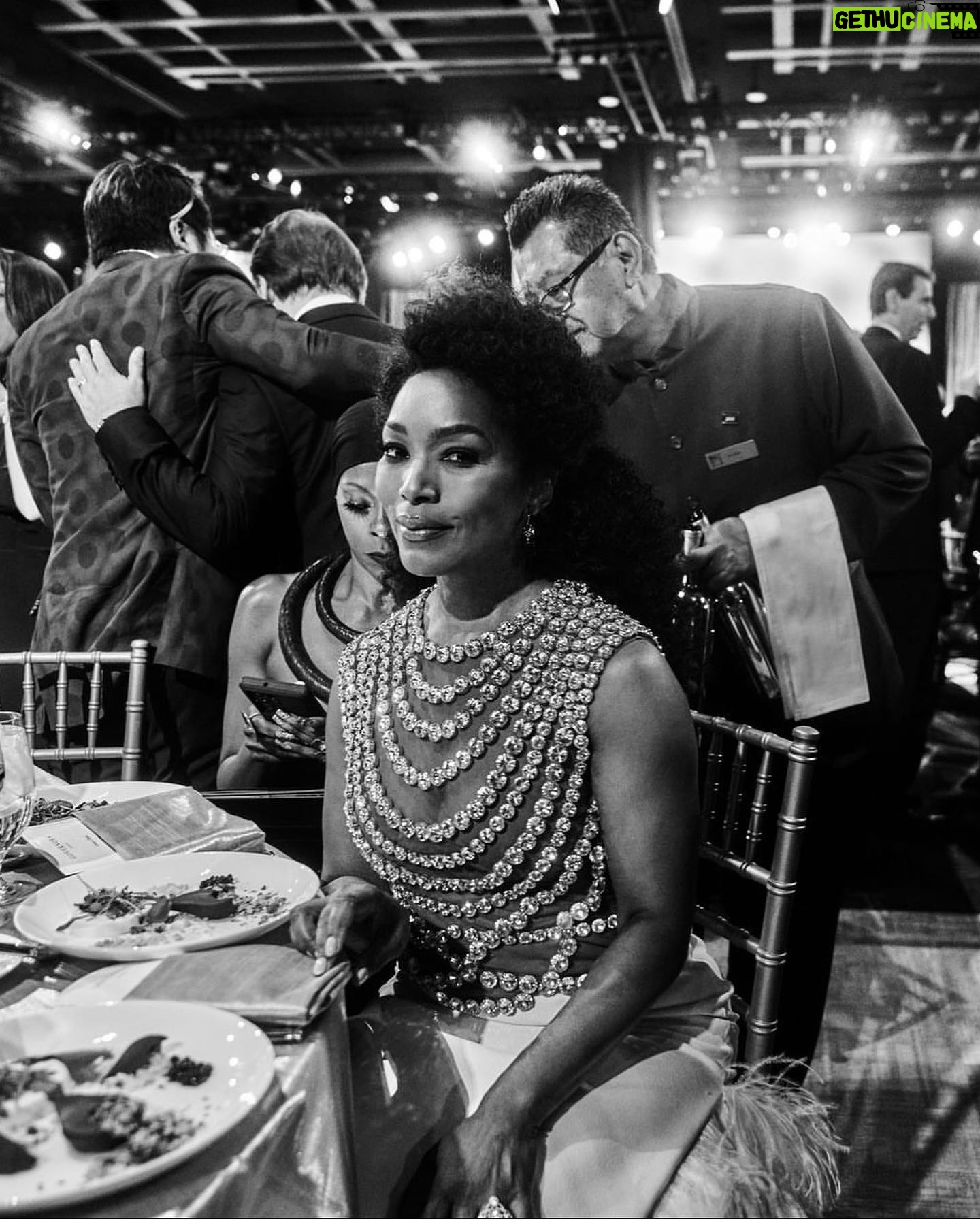 Angela Bassett - 257.8K Likes - Hey Everybody you good? Let’s get into this #GovernorsAward glam 🤍
Stylist: @jlynnstyle18
Hair: @hairjunkierandy
Makeup/📷: @dandremichael
Dress: @giambattistavalli
Shoes: @sarahflint_nyc
Jewelry: @cicada_jewelry @debeersofficial
Trainer: @getfitbyrob