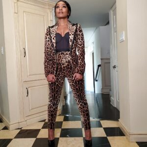 Angela Bassett Instagram - @jlynnstyle18 you picked some powerful outfits today! Feeling FIERCE! @dolcegabbana @dandremichael @hairjunkierandy #911onfox #canhardlywaittothrillyou