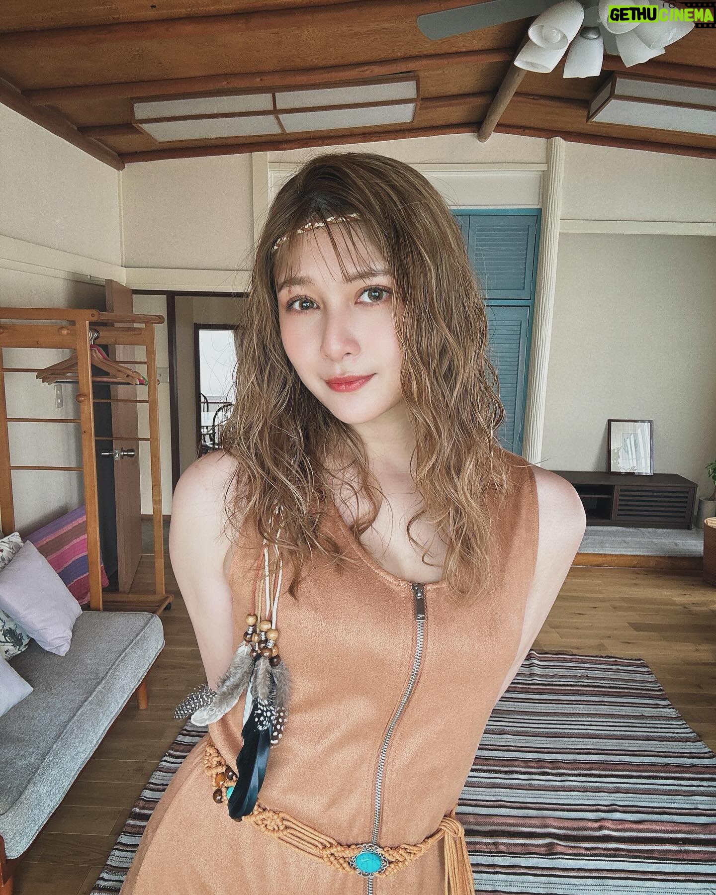 Angela Mei - 12.1K Likes -
