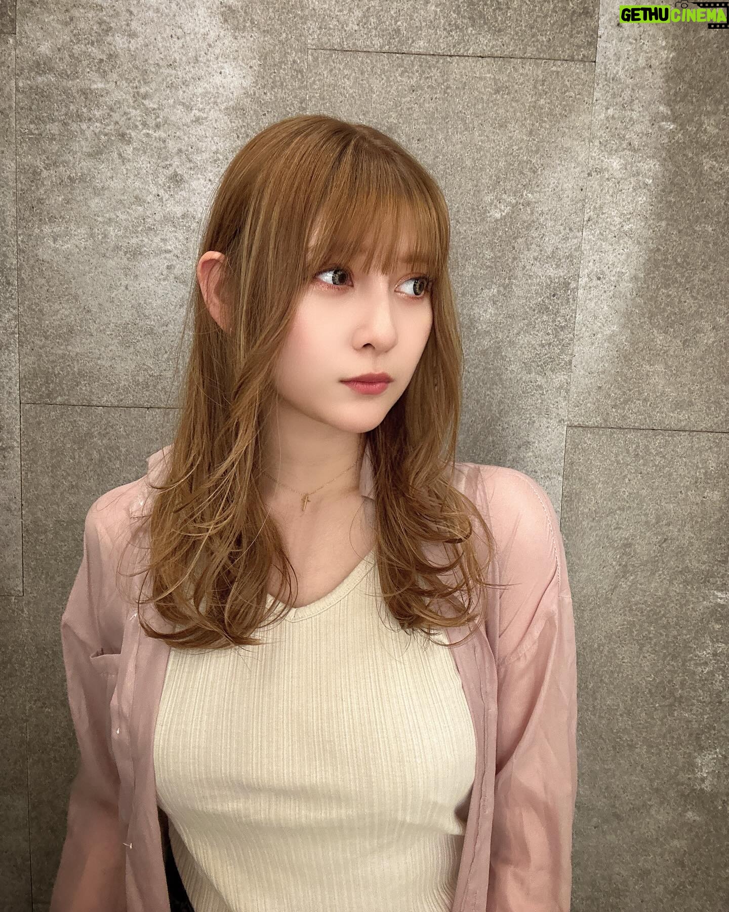 Angela Mei - 11.1K Likes - タイミングみてやっと髪の毛のメンテナンス🫶
移転してから初めて行ったんだけどさらにオシャレになってて過ごしやすくなってた👶
役があるので髪色はキープ、傷んだ髪をトリートメントでさらさらにしてもらったよ はっぴー
@kentarou_iida さんいつもありがとうございます🥰
