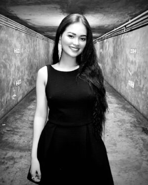 Angela Morena Instagram - Sneak with me?