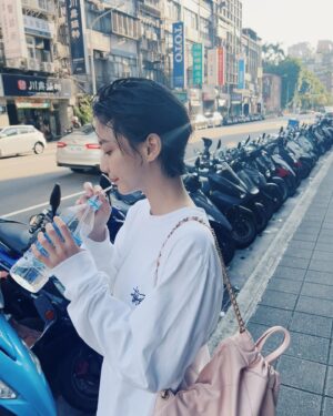 Angela Yuen Instagram - Algorithm 最近派我看太多 Emma Darcy