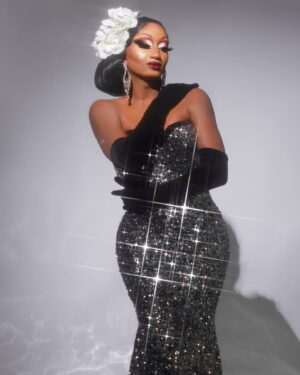 Angeria Paris VanMicheals Instagram - “Park and Bark” is now available on all platforms 💋

Dress: @uneekbyanthony 
Hair: @_hairwitch 
Photo: @ericrichardmagnussen