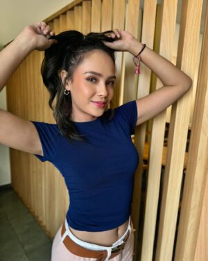 Angie Ang Instagram - Today’s cheerfulness has no limit 🦋🦋🦋