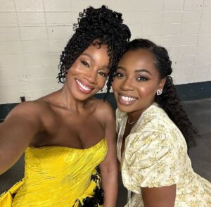 Anika Noni Rose Instagram - This also happened. Finally! 
Love you, sweet @haileyfkilgore! 🤎

OG 👮🏽& Baby Juke.🎤
#Jukebox #Power 

Thank you for your amazing art, @Aj_gyfteddesignz_Bristol 35!