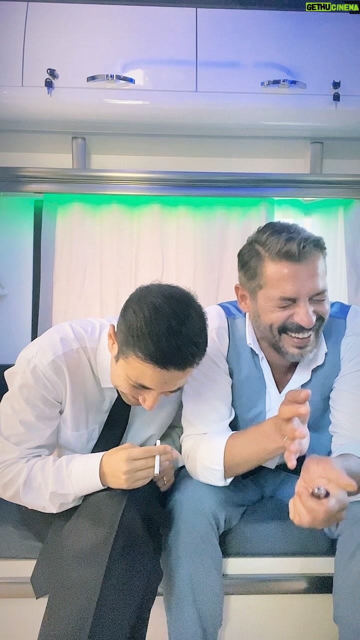 Anıl İlter - 37.2K Likes - Yakarlar sigaranı bitanesi @sarpbozkurt
