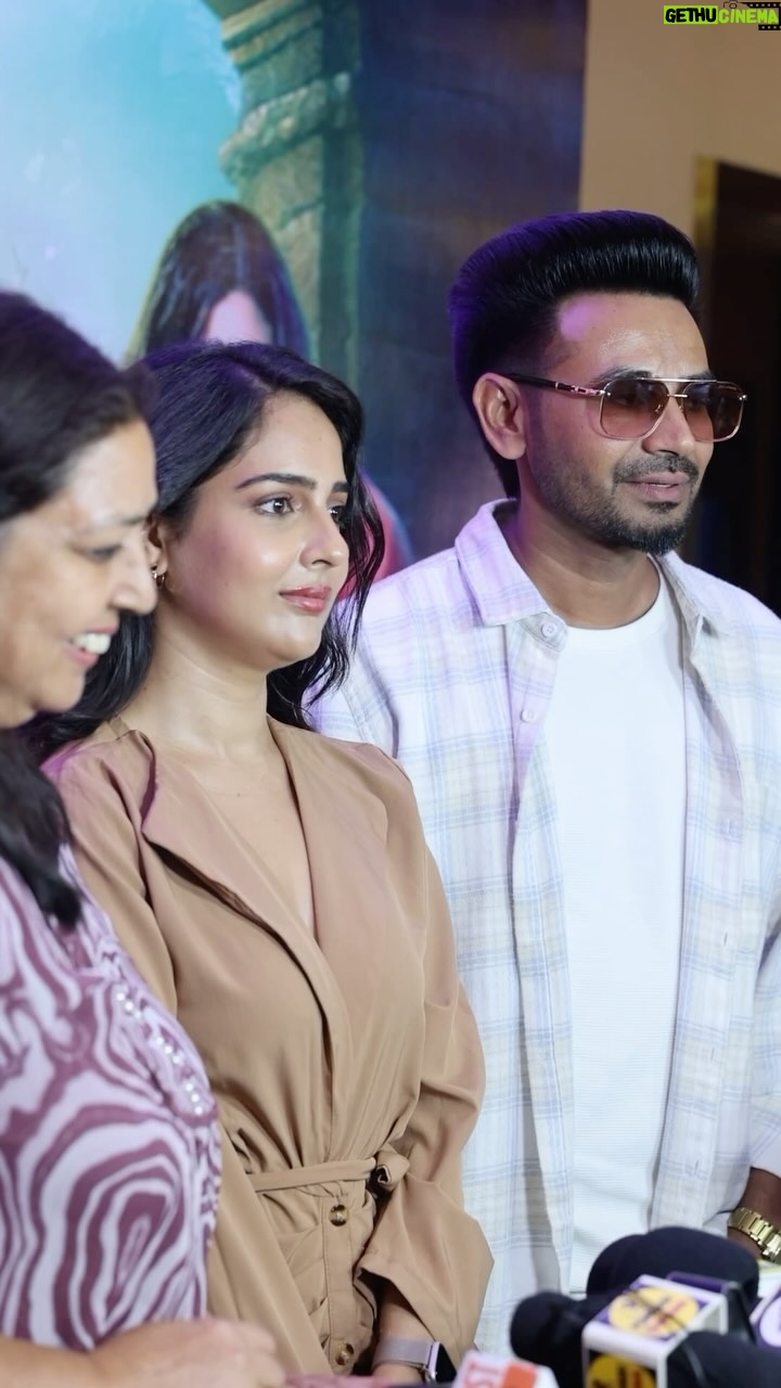 Anita Devgan - 3.8K Likes - šOut worldwide today! š¬š Donāt miss #HayeBibiyeKitheFasGaye in theaters now! Grab your tickets and experience the magic on the big screen. šļøāØ #NowPlaying #MustWatchāDirector @simranjitsinghhundal Dop @imsursh.dop009Choreographer @deueshmehraAdditional dialogue @bhinditolawalActress @anitadevgan101Actor @iftikharthakur9Actor @dhiragillofficalActor @deedargillofficalActor @ravindermand1Actress @malvimalhotraActress @shweta_patilActor @sukhdevbarnalaActor @bryanlawrencelondonActress @baljinderkaur_balluEditor-@rikki77108Production- UK @mrbaljinder_singh Produced by - Bagicha Singh Sandhu @bsandhu83 and Bobby Sandhu @mrbsandhu Executive producer - @sukhjeetjaito Singer @balkar_ankhila_officialLyrics @kalanizampuriMusic @thesachinahujaPoster design -@postermonekyā¦ā¦ā¦ā¦ā¦ā¦ā¦ā¦ā¦ā¦ā¦ā¦ā¦ā¦ā¦ā¦ā¦ā¦ā¦ā¦..#BollywoodMusic #PunjabiMusic #MusicRelease #UpcomingMovie #BollywoodFilm #MovieRelease #MusicLovers #PunjabiHits #FilmAnnouncement #AugustReleases #IndianCinema