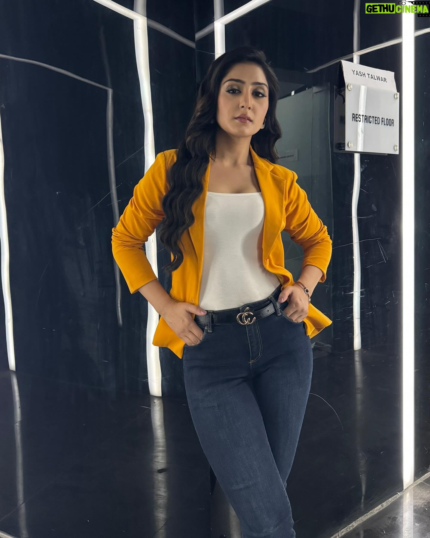 Anjali Tatrari - 65.4K Likes - You have galaxies inside your head. Stop letting people tell you you cannot shine ✨
#anjalitatrari