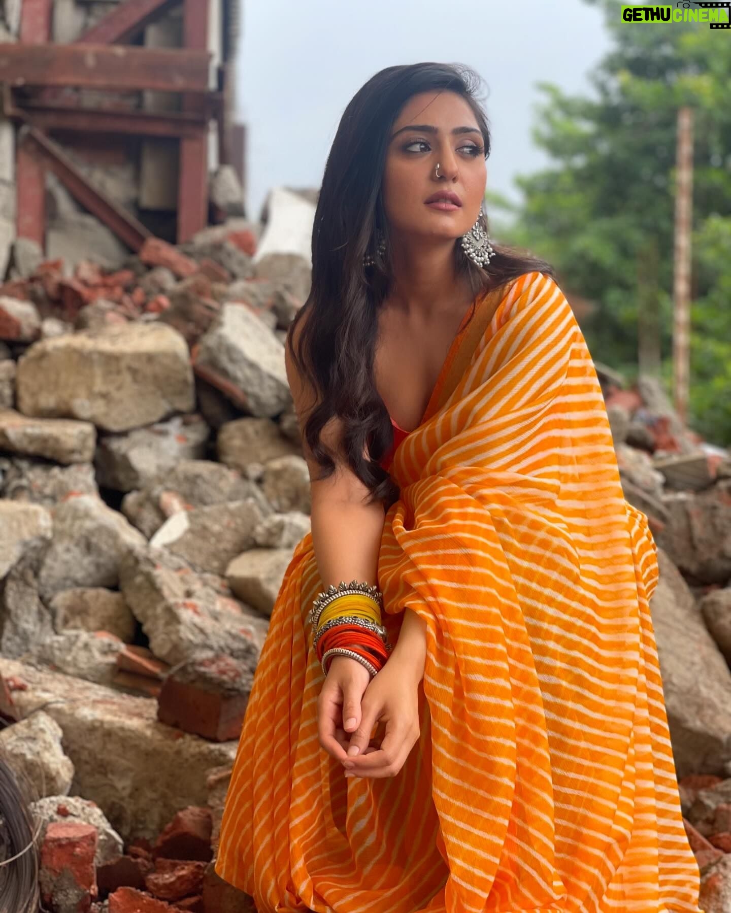 Anjali Tatrari - 39.2K Likes - 🧡
📸 - @anusoru kaafi aesthetic 🤭🧱
#anjalitatrari