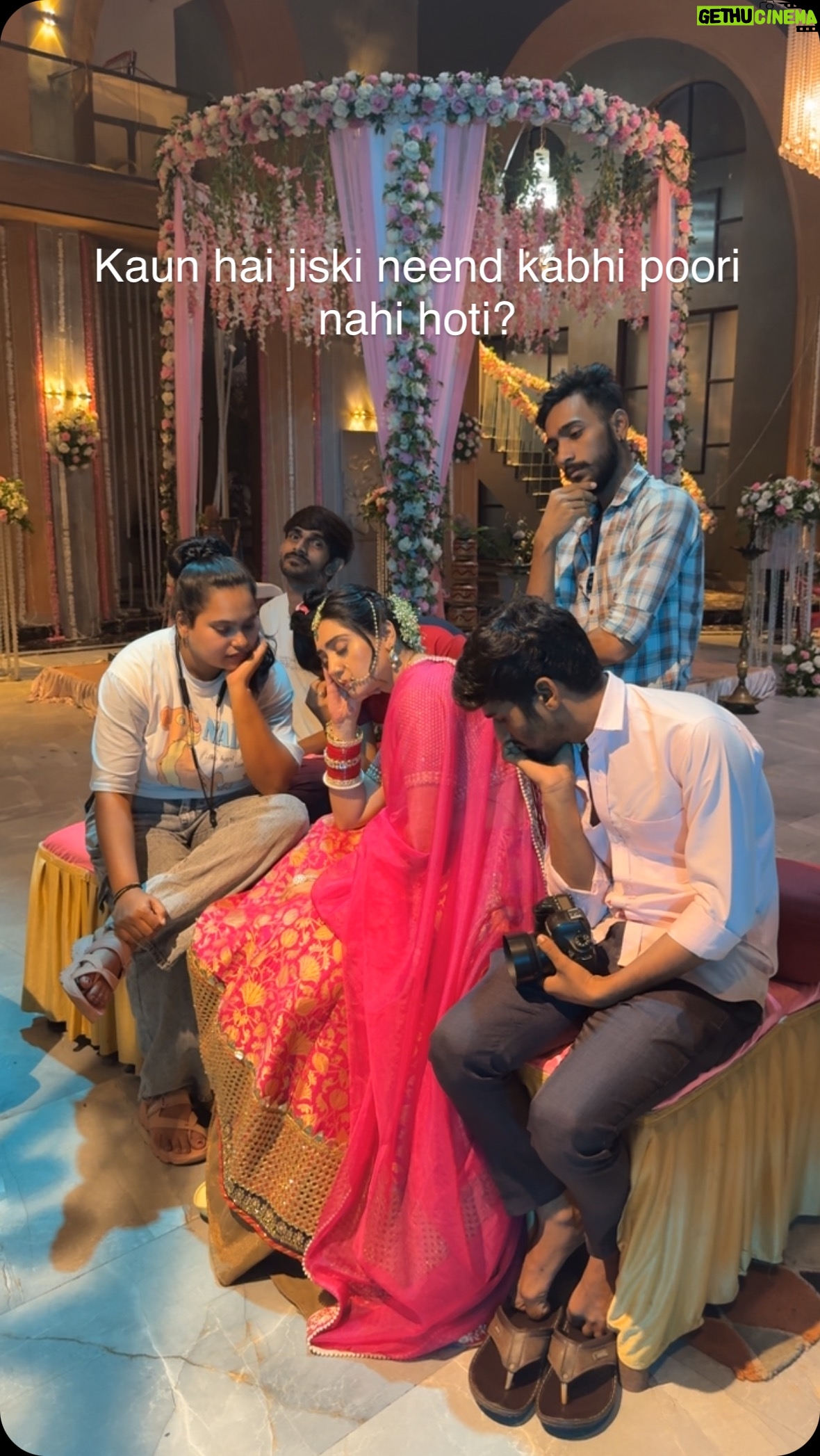 Anjali Tatrari - 52.8K Likes - Literally me and my team after back to back night shoot 🤣🤣😭
#anjalitatrari #shoot #vanshaj #night #réel #reels #funny
