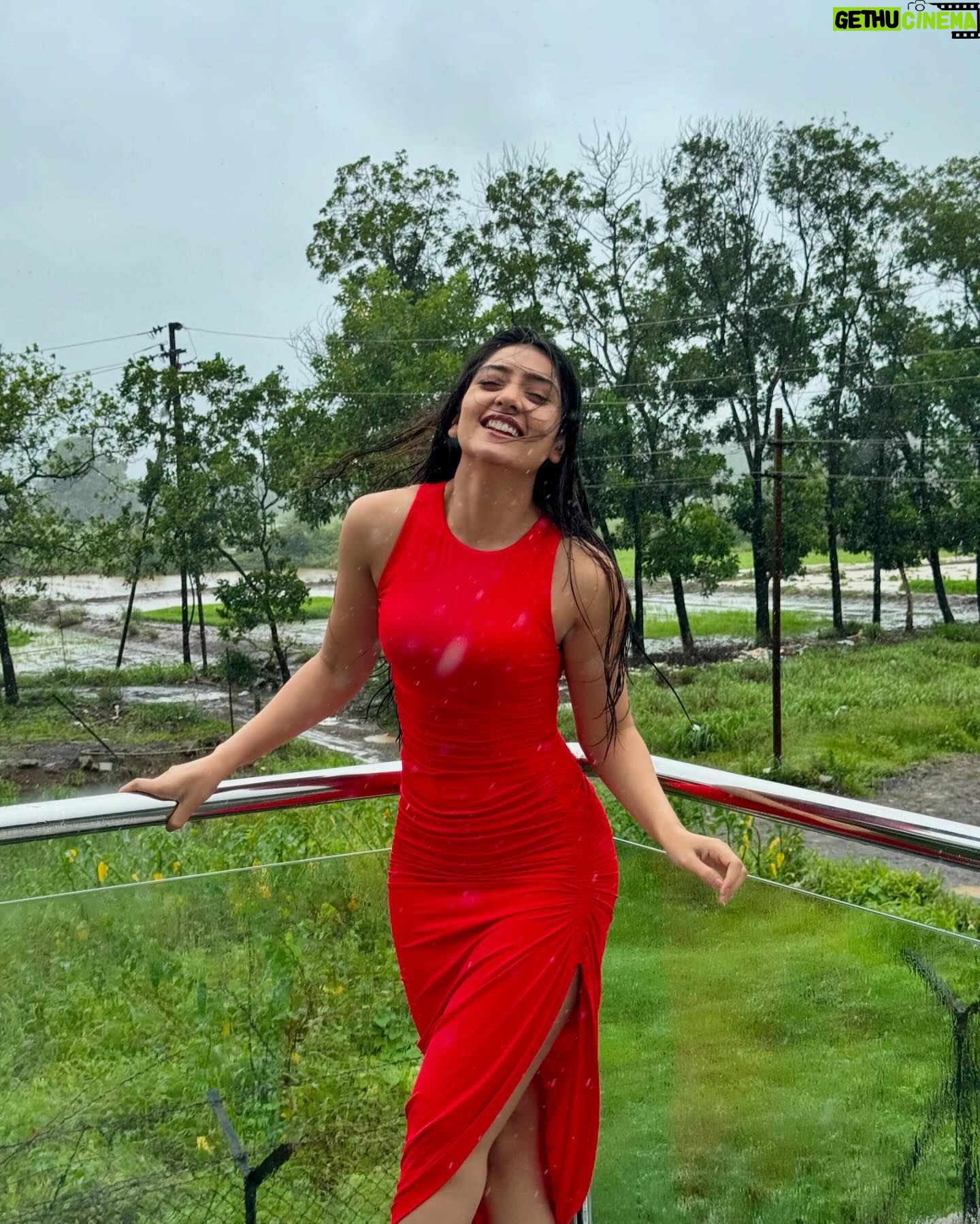 Anjali Tatrari - 52.5K Likes - Due to personal reasons, I will be shining brightly and unapologetically for the foreseeable future 🤍
Grateful.
#anjalitatrari