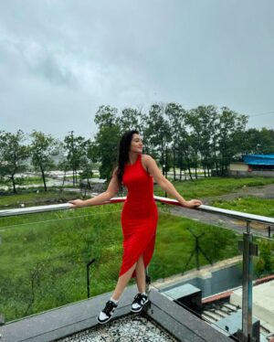 Anjali Tatrari Instagram - Due to personal reasons, I will be shining brightly and unapologetically for the foreseeable future 🤍

Grateful. 

#anjalitatrari