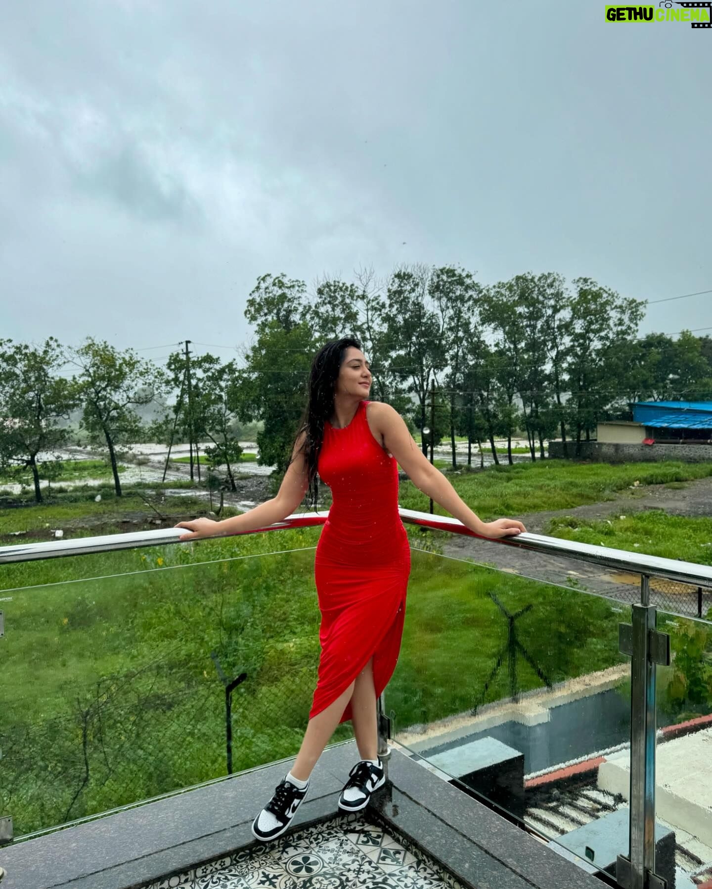 Anjali Tatrari - 52.5K Likes - Due to personal reasons, I will be shining brightly and unapologetically for the foreseeable future 🤍
Grateful.
#anjalitatrari