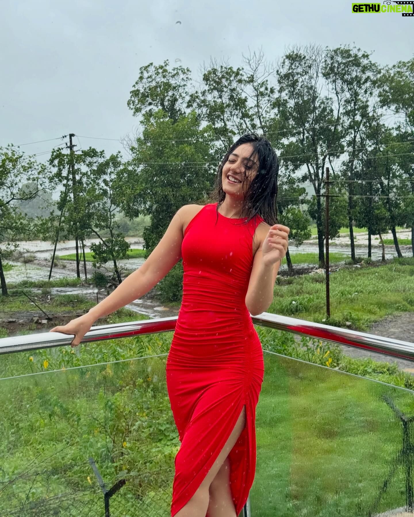 Anjali Tatrari - 52.5K Likes - Due to personal reasons, I will be shining brightly and unapologetically for the foreseeable future 🤍
Grateful.
#anjalitatrari