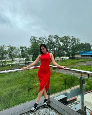Anjali Tatrari Instagram - Due to personal reasons, I will be shining brightly and unapologetically for the foreseeable future 🤍

Grateful. 

#anjalitatrari