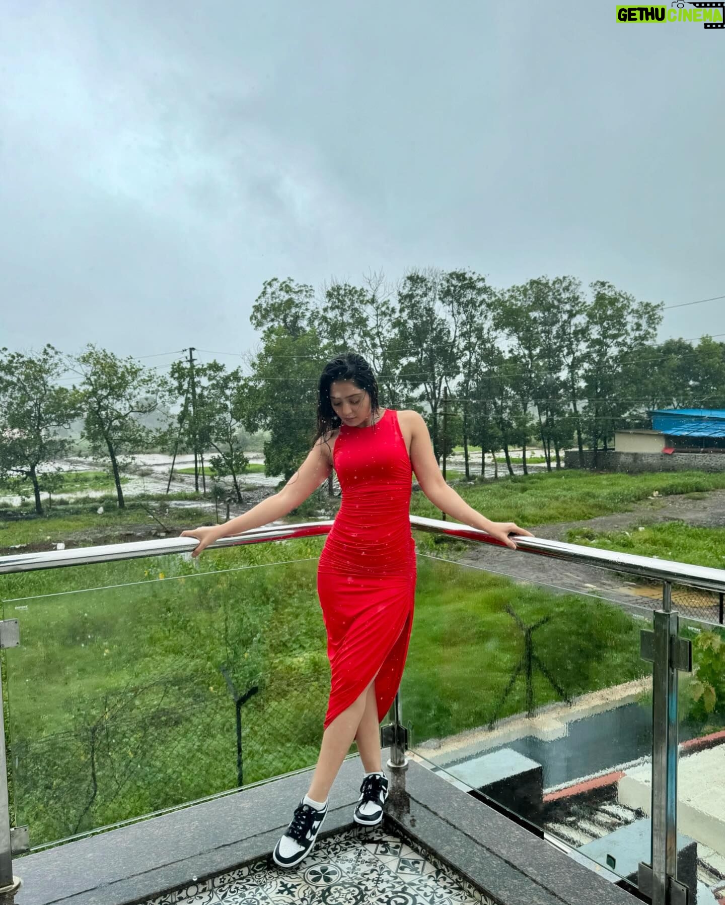 Anjali Tatrari - 52.5K Likes - Due to personal reasons, I will be shining brightly and unapologetically for the foreseeable future 🤍
Grateful.
#anjalitatrari