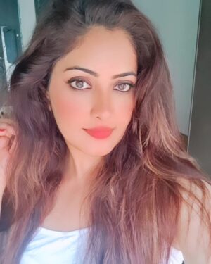 Anju Jadhav Instagram - Some candied selfie 🤳 
Might delete later😁

#morningvibes #casualstyle #postiveme