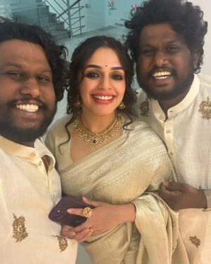 Ann Augustine Instagram - 🌸

Wearing @chelaclothing 
Make up @sajithandsujith 
Stylist  @asaniya_nazrin 

#bestfriends #bestfriendswedding #banarasi #chelafied #sadhya #sajithandsujith #jewelleryaddict #coffeelover