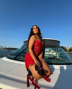 Actress Anna Abreu HD Instagram Photos and Wallpapers August 2024