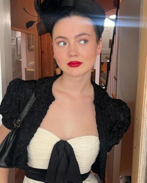 Anna Friel Instagram - Her first Ascot.  Gracie boo. You are a vision . I am a proud mama. Brains, beauty , talent , elegance , kindness and an old soul. Love you. Enjoy @gracie_friel ,  mama 💕💕💕💕💕