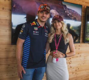 Anna Gasser Instagram - Austrian Grand Prix 🏁🖤 thanks @redbullaustria for an awesome day at @f1
