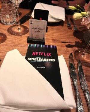 Anna Maria Mühe Instagram - Danke für den tollen Abend! @netflixde und @wiedemann_und_berg  styling by the wonderful @leenazimmermann #spieleabend ab 12.7. #streamer #diamondsareagirlsbestfriend
