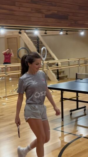 Anna Pletnyova Instagram - Я понимаю, что такие видео интересны только любителям настольного тенниса, но!! 
Этот исторический момент, этот матч с чемпионкой нашей страны @eliz_official19_ ,я не выложить не могу! 
Это видео ещё и о том, как я всегда пытаюсь отвлекать соперников 😂😂😂
Смотреть до конца, иначе не узнаете результат!! 
Знаете ли вы, что на нашем фестивале @velvetmusic 18.08, каждый, кто захочет, сможет попробовать свои силы с @eliz_official19_ 
Все подробности об этом скоро !!!!