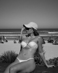 Anna Retonde Most Liked Photos and Posts