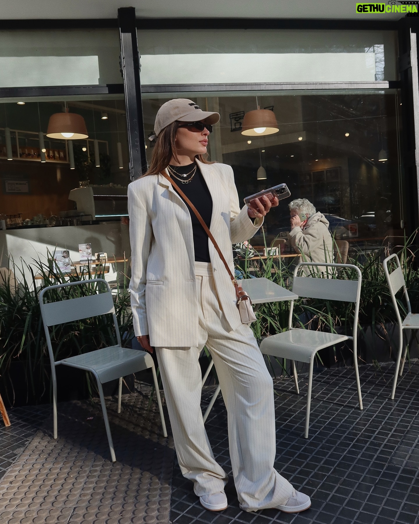 Anna Retonde - 3 Likes - oi bsas📍🤗🇦🇷🍷🥩💌🤳✨🛬