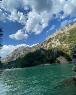 Anne Décis Instagram - Non mais les Gorges du Verdon quoi….🌿💙

(En fin de journée, beaucoup moins de monde)

#var