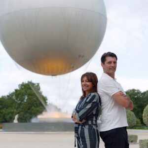 Anne Hidalgo Instagram - Depuis son premier envol, la Vasque olympique a conquis le coeur des Parisiennes et des Parisiens. Symbole des valeurs de concorde et de rassemblement des Jeux Olympiques, je souhaite qu'elle reste un héritage pérenne pour notre ville.

📷 Henri Garat / Ville de Paris