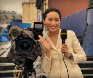 Anne Watanabe Instagram - オリンピック開会式まであと少し！

このあとNHKから直前生中継、会場の様子をお伝えします！✨