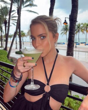 Anne Winters Instagram - Cheers to being back in the USA, Miami 🇺🇸 for a work trip #theturtleclub ps this is virgin🍸