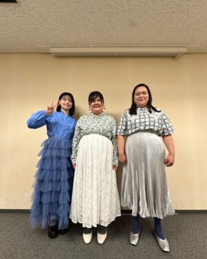 Anri Instagram - 最近の可愛い衣装たち💕

《ぼる塾×トモニー》
はるちゃん
ブラウス @lanan_select 
カーディガン @little_trip_to_heaven 

わたし
シャツ @lanan_select 
ニット @big_time_shimokitazawa 
スカート @punyus 

田辺さん
カーディガン @lanan_select 

👨‍👩‍👦アクセサリー @kiki2_clothing 

《ラヴィット》
はるちゃん
@big_time_shimokitazawa 

田辺さん
シャツ @big_time_shimokitazawa 
スカート @little_trip_to_heaven 

わたし
シャツ @punyus 
☆カーディガン @lanan_select 

👨‍👩‍👦アクセサリー @kiki2_clothing 

《ラヴィット》
はるちゃん
トップス @big_time_koenji 
パンツ @moyan_ecri_official 

田辺さん
ニット @big_time_koenji 

わたし
シャツ @big_time_koenji 
ベスト @nugu__official  @nugu__store 
スカート @big_time_koenji 

👨‍👩‍👦アクセサリー @kiki2_clothing 

《ラヴィット》
はるちゃん
ブラウス @nugu__official  @nugu__store 
ビスチェ @little_trip_to_heaven 
スカート @little_trip_to_heaven 

田辺さん
リボンタイブラウス @flamingo_2nd 
ベスト @nugu__official  @nugu__store 

わたし
シャツ @harajukuchicago_official 
スカート @harajukuchicago_official 

👨‍👩‍👦アクセサリー @kiki2_clothing 

《つぶれない店》
はるちゃん
ブラウス @little_trip_to_heaven 
スカート @nugu__official  @nugu__store 

田辺さん
シャツ @little_trip_to_heaven 

わたし
シャツ @nugu__official  @nugu__store 
ニット @nugu__official  @nugu__store 

👨‍👩‍👦アクセサリー @kiki2_clothing 

《ラヴィット》
はるちゃん
インナー @nugu__official  @nugu__store 
ブラウス @kiki2_clothing 
スカート @nugu__official  @nugu__store 

わたし
つけ襟 @asknowaspinky 
ブラウス @flamingo_2nd 
スカート @aileen_by_groggrog_vintage 

田辺さん
つけ襟 @asknowaspinky 
シャツ @nugu__official  @nugu__store 

👨‍👩‍👦アクセサリー @kiki2_clothing 

《お菓子のイベント》
はるちゃん
ブラウス @lanan_select 

わたし
ブラウス @flamingo_2nd 
スカート @asknowas_olaca 

田辺さん
シャツ @flamingo_2nd 

《クワイエット・プレイス：DAY １イベント》
はるちゃん
🐈トップス @flamingo_2nd 
スカート @romantic_standard 

田辺さん
Tシャツ @asknowas_olaca 

《ラヴィット》
はるちゃん
トップス @topofthehill_shimokitazawa 
スカート @topofthehill_shimokitazawa 

わたし
ブラウス @big_time_koenji 

田辺さん
シャツ @big_time_koenji 
スカート @topofthehill_shimokitazawa 

🧑‍🧑‍🧒アクセサリー @kiki2_clothing 

《ラヴィット》
はるちゃん
ブラウス @big_time_shimokitazawa 
ワンピース @little_trip_to_heaven_koenji 

わたし
ブラウス @big_time_shimokitazawa 

田辺さん
シャツ @big_time_shimokitazawa 

👨‍👩‍👦アクセサリー @kiki2_clothing