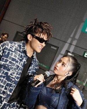 Anson Chan Instagram - thank you CHILL CLUB @viutv for the invite to perform “CALL ME ( Late At Night ), Pt.2” live for the 1st time📱🌙 and the opportunity to share the stage with all these wonderful artists and dance crews ⚡️#CALLME 

Look: @fendi
Acc: @adult0joven
Shoes: @timberlandhongkong
Hair : @derelihair @xenter.hk
Make up : @jennyshih_
Styling : @yoyokwans