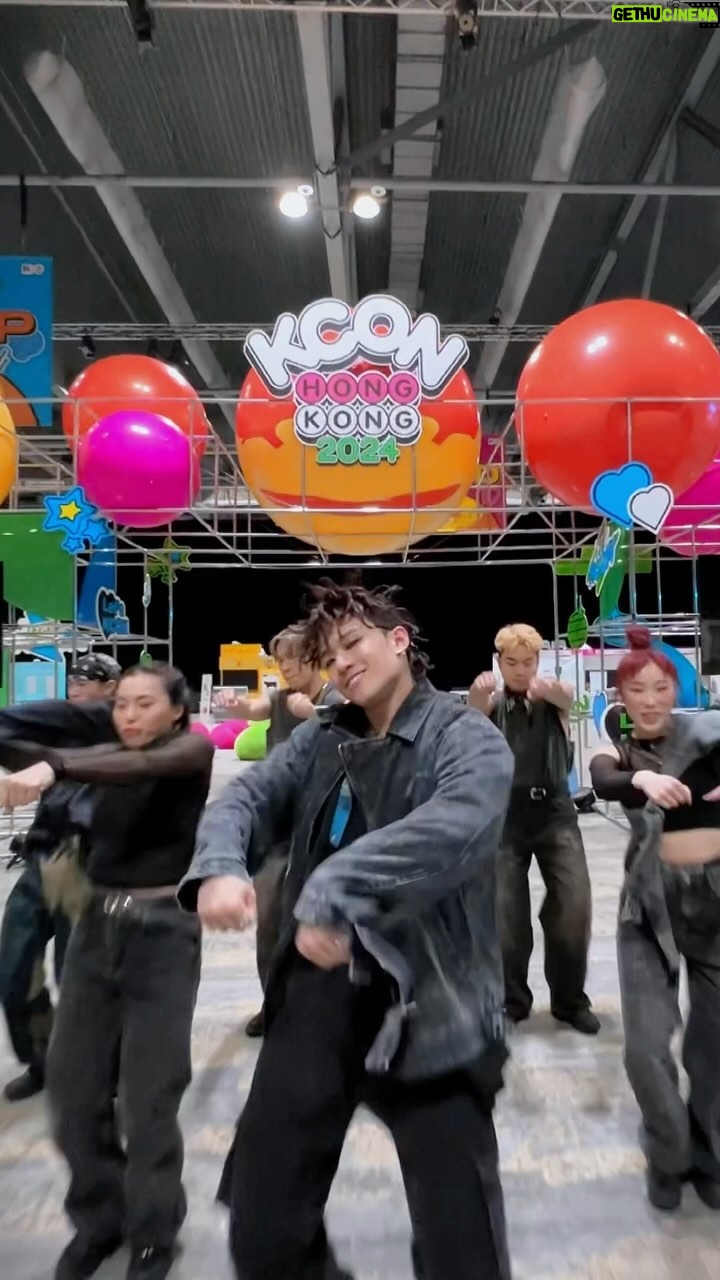 Anson Chan - 2.2K Likes - THANK YOU KCON FOR THE LOVE 🥰 #IMPATIENTchallenge #IMPATIENT @kconofficial #KCONHONGKONG2024
🧠: @fatboyip
🌟: @chw.hugo @homanxox @kearunnn @lewis__ss @jessie.jes.sie @kylie_lee88