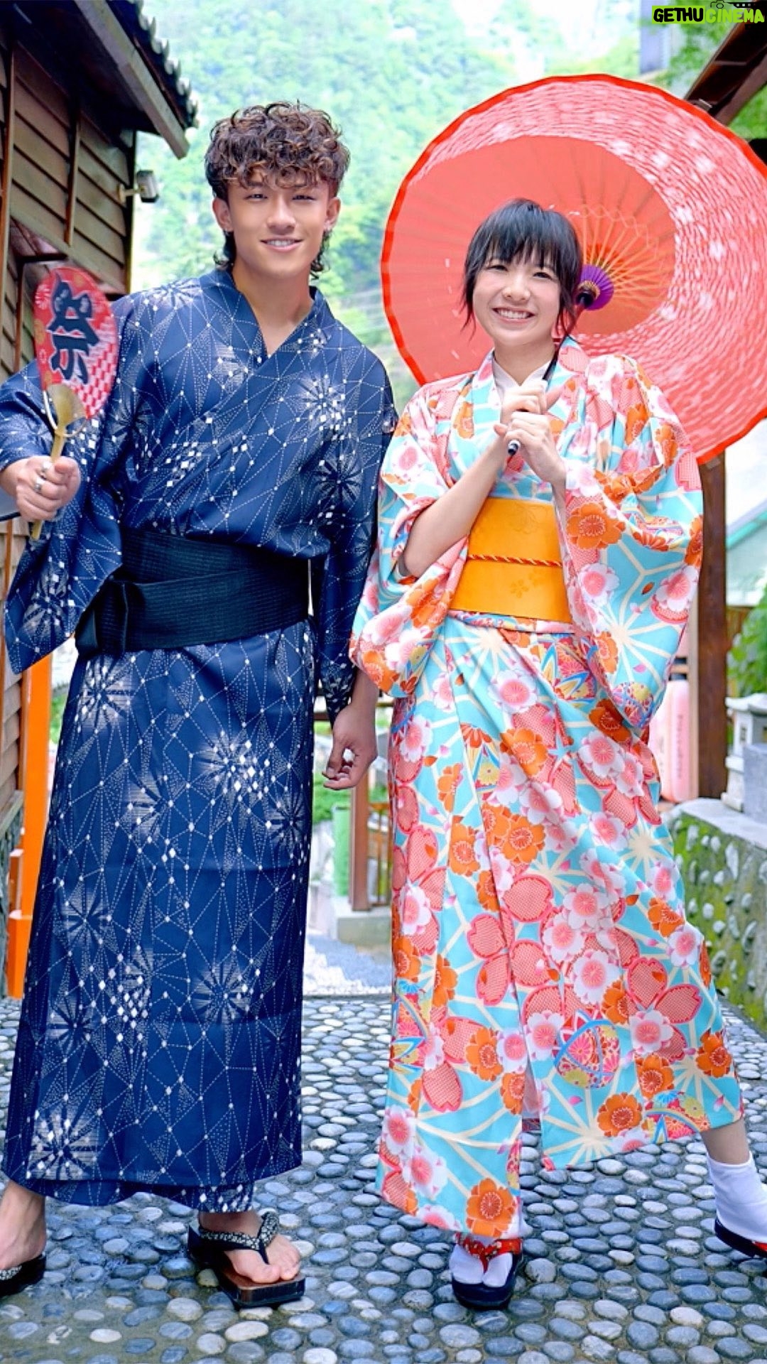 Anson Chan - 5.8K Likes - 環遊世界使乜左諗右諗!!最近識咗個新frd陪我哋去咗勁多地方!全程撐住我哋玩!畀少少片段大家睇住先!想知我哋同邊個兄弟一齊去旅行? 記住睇到尾啦!#最美風景喺片尾 #去旅行撐到盡