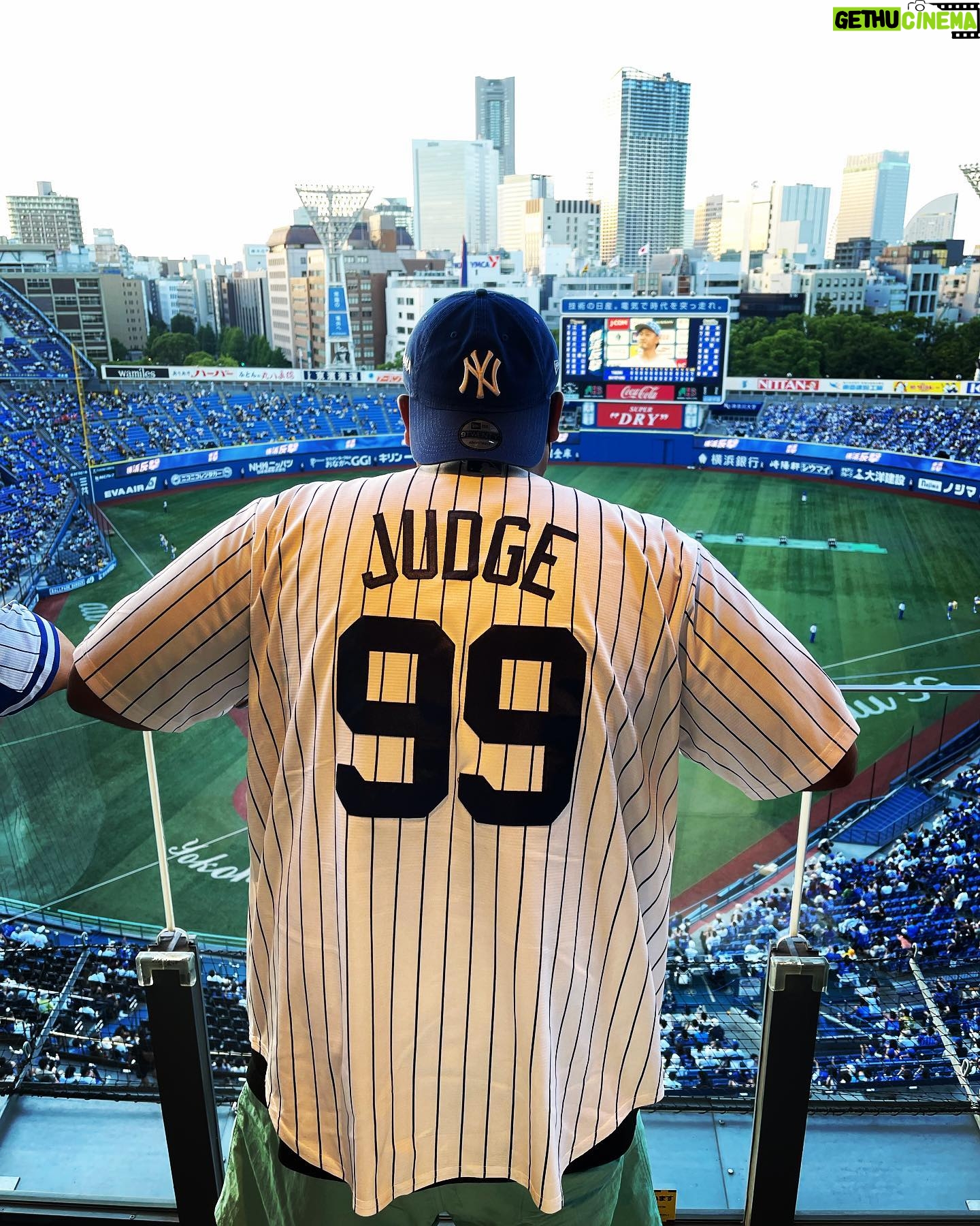 Anthony - 1.9K Likes - 先日横浜スタジアムに阪神vsdenaベイスターズの試合を観に行ったんですが、完全にメジャーリーグ観に行ってるみたいな絵になりました
#アーロンジャッジ
#JUDGE99
#MLBのMVPはもちろん大谷選手を応援しております!!!
