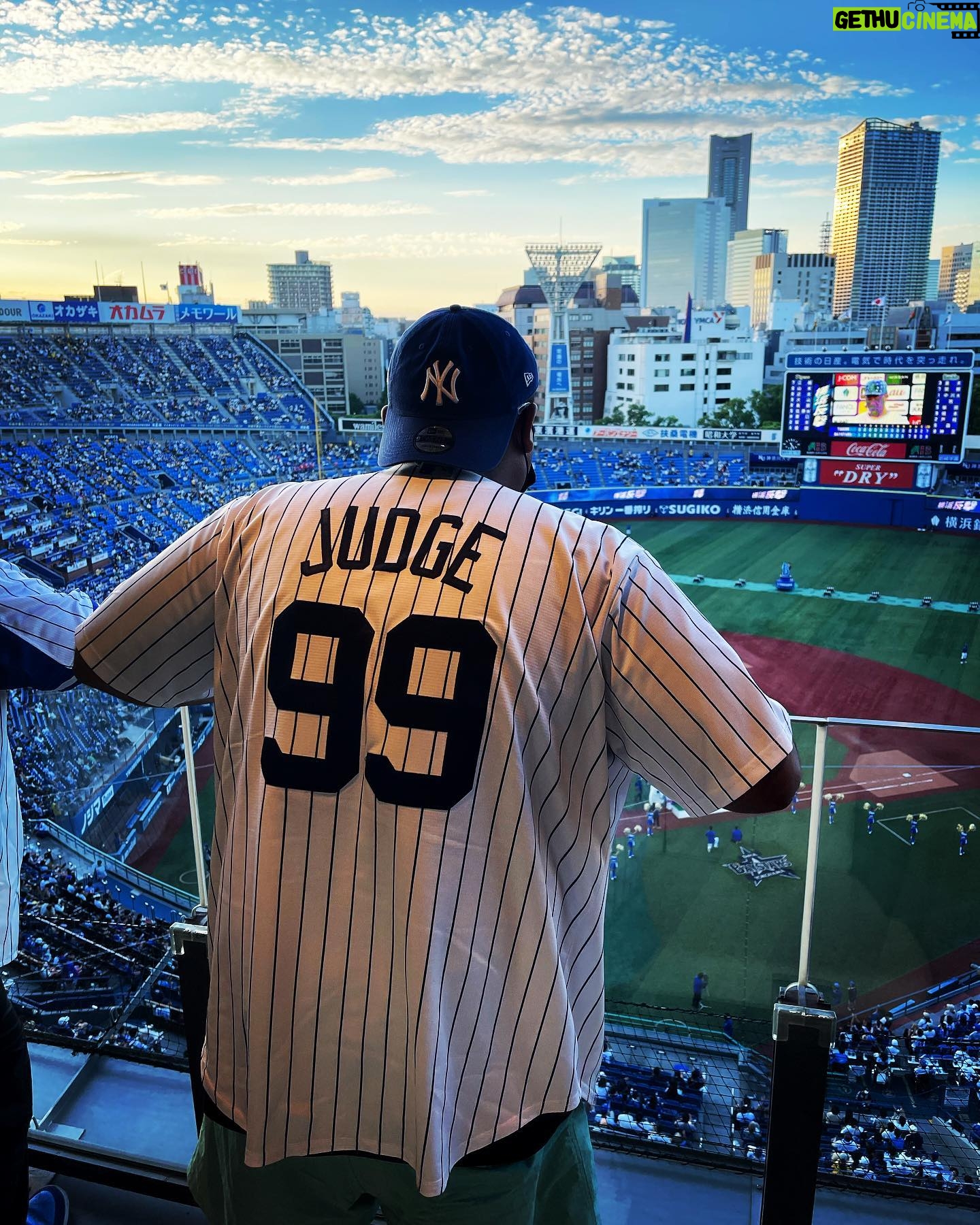 Anthony - 1.9K Likes - 先日横浜スタジアムに阪神vsdenaベイスターズの試合を観に行ったんですが、完全にメジャーリーグ観に行ってるみたいな絵になりました
#アーロンジャッジ
#JUDGE99
#MLBのMVPはもちろん大谷選手を応援しております!!!
